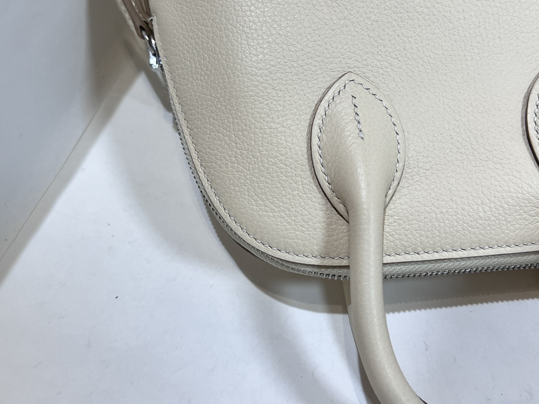 Hermes Bolide 1923 Mini Handbag Shoulder Bag In White Evercolor Leather